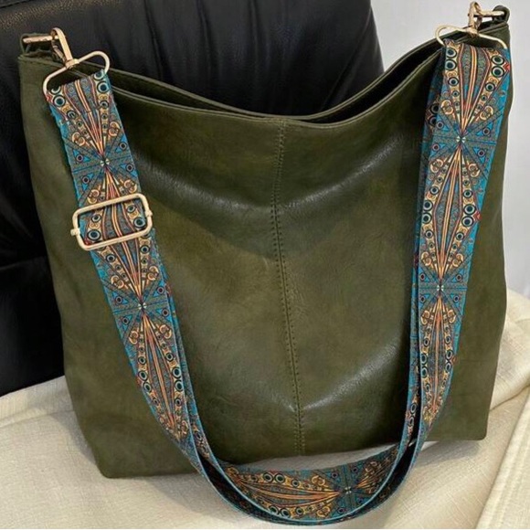 Handbags - Women’s faux leather crossbody bag
